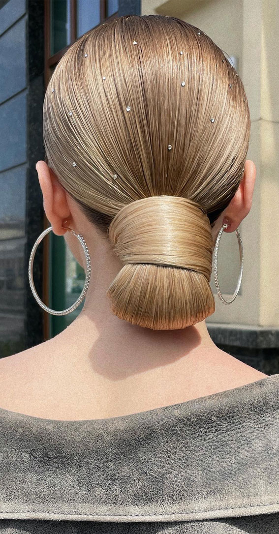 schlanke Hochsteckfrisur, elegante Hochsteckfrisuren für lange Haare, elegante Hochsteckfrisuren für mittelgroße Haare, schlanke Hochsteckfrisuren für Hochzeit