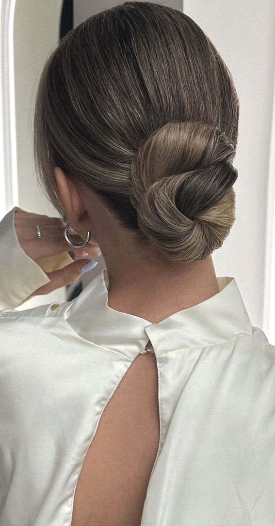 schlanke Hochsteckfrisur, elegante Hochsteckfrisuren für lange Haare, elegante Hochsteckfrisuren für mittelgroße Haare, schlanke Hochsteckfrisuren für Hochzeit