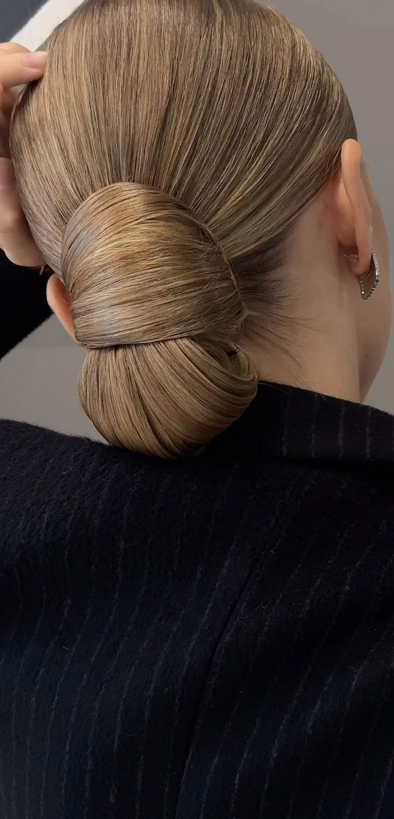 schlanke Hochsteckfrisur, elegante Hochsteckfrisuren für lange Haare, elegante Hochsteckfrisuren für mittelgroße Haare, schlanke Hochsteckfrisuren für Hochzeit