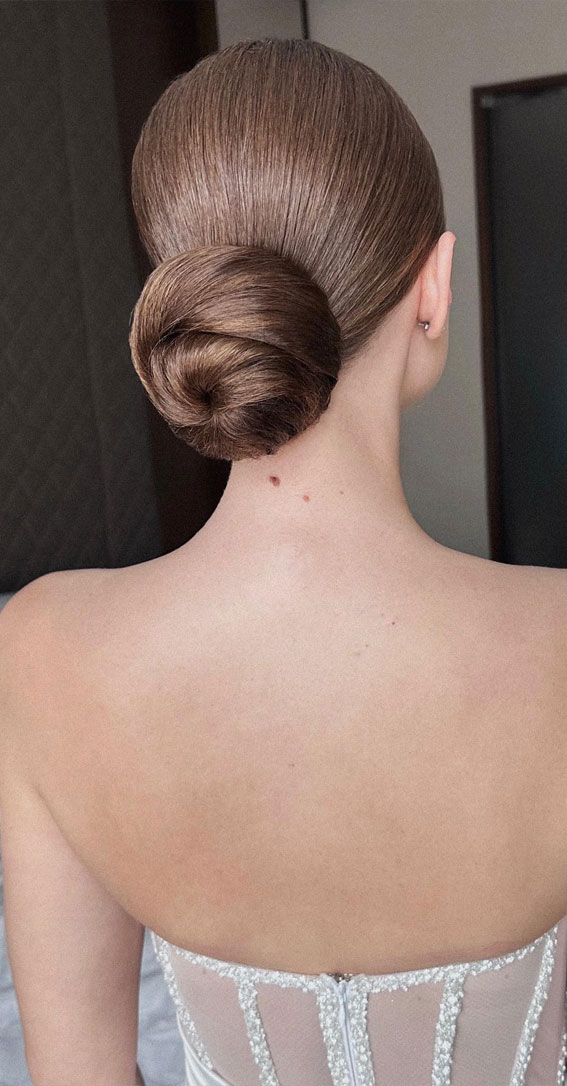 schlanke Hochsteckfrisur, elegante Hochsteckfrisuren für lange Haare, elegante Hochsteckfrisuren für mittelgroße Haare, schlanke Hochsteckfrisuren für Hochzeit