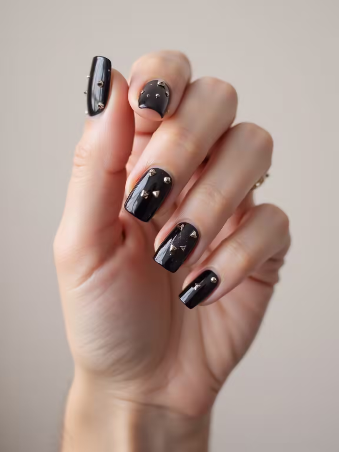 Schlanke, kantige, gesicherte Halloween-Nieten