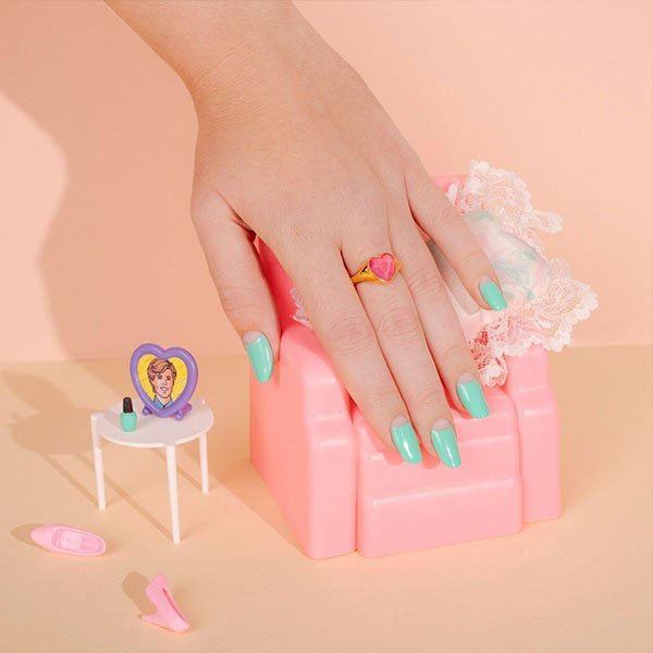 15 heißeste Sommernagelfarben im Jahr 2023, um es zu probieren Spearinzente