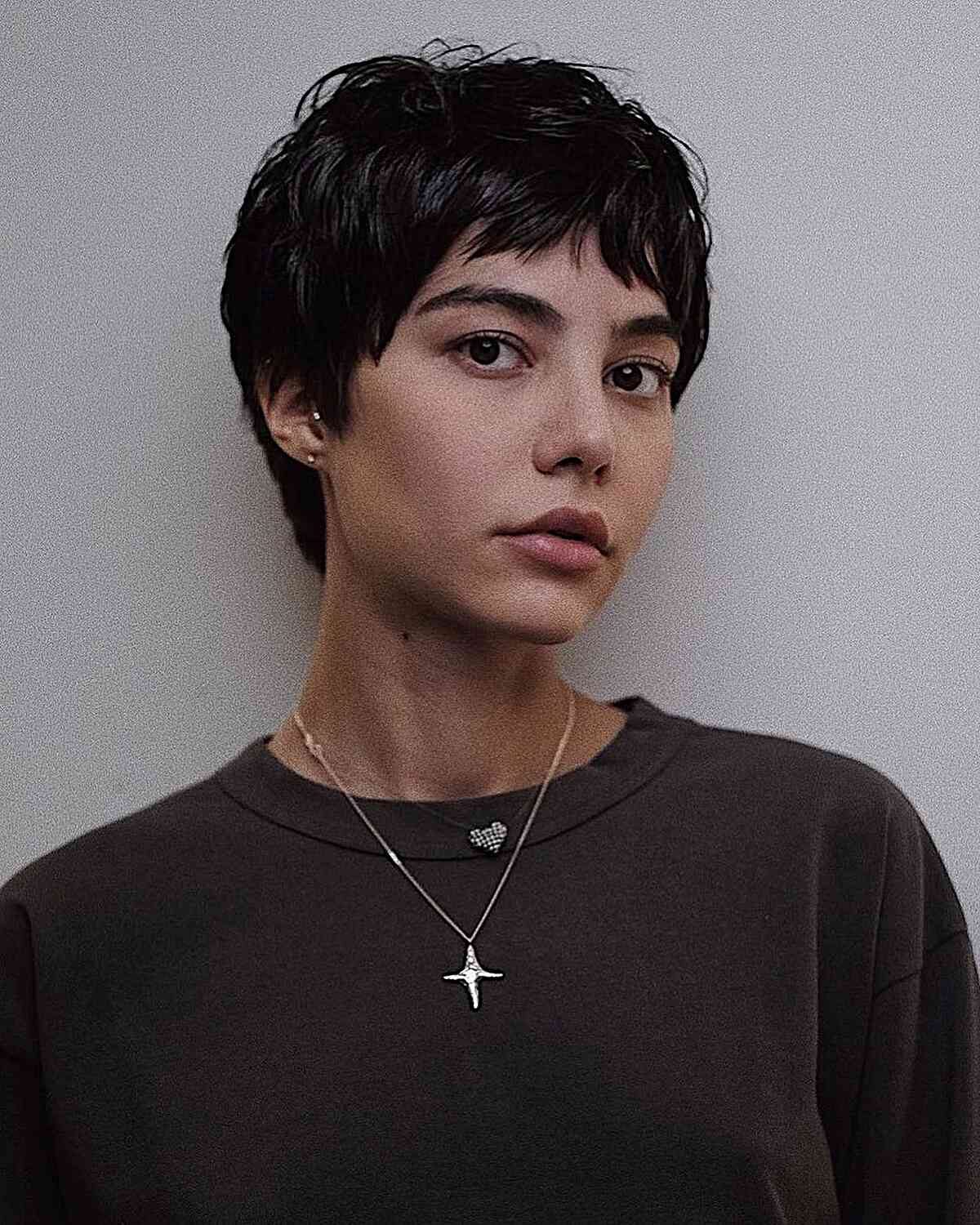 Super süßer Pixie mit abgehackten Pony geschnitten