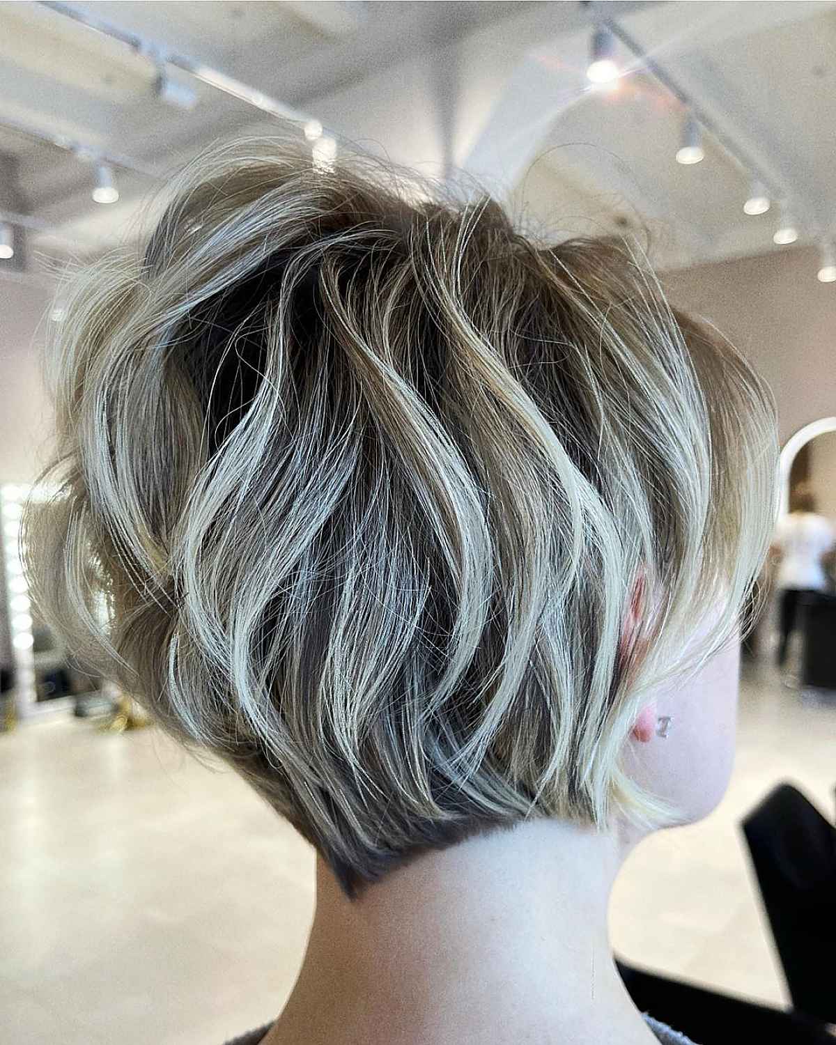 27 die meisten volumisierenden Pixie -Schnitte für dünne Haare Voluminöser Pixie Bob für dünne Haare geschnitten