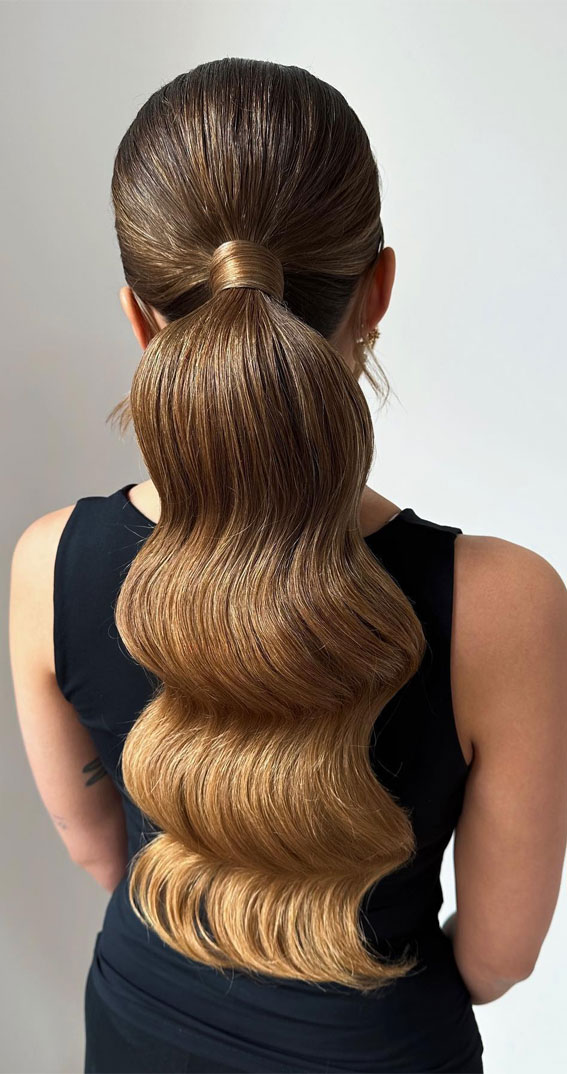 Brautponytail Frisuren, Hochzeits -Pferdeschwanzfrisur für elegantes Look, Frisurideen, Hochsteckfrisur, eleganter Brautponytail